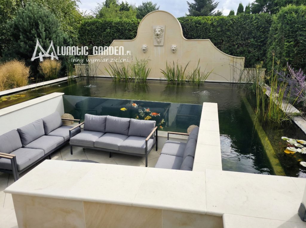 zbiornik z szybą dla karpi koi